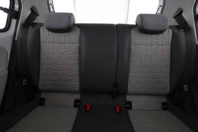Volkswagen Up! image 9