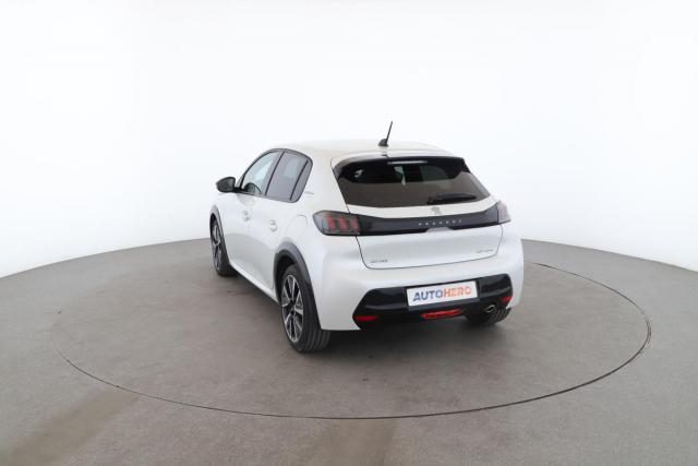 Peugeot 208 image 7