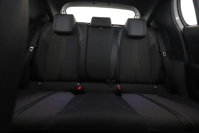 Peugeot 208 image 1