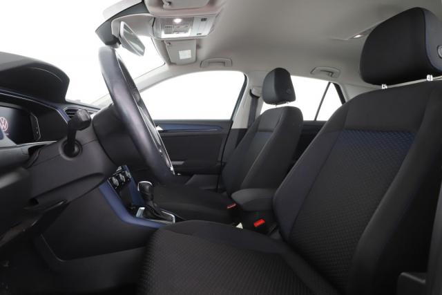 Volkswagen T-Roc image 8