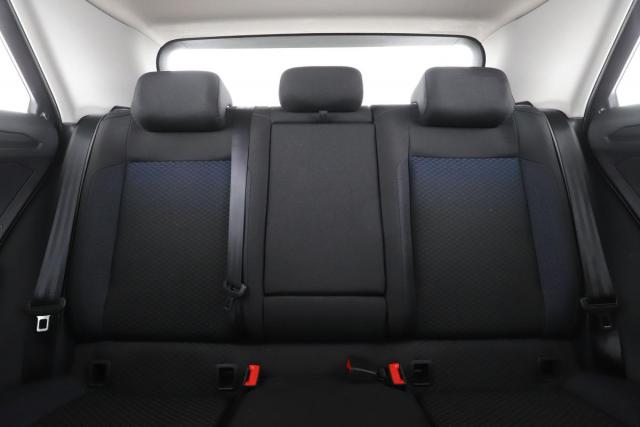 Volkswagen T-Roc image 9