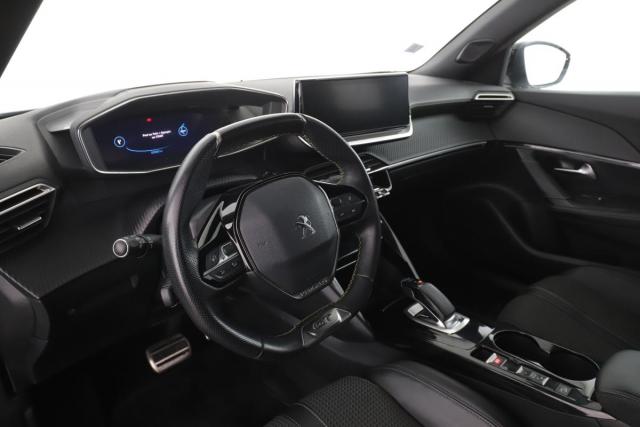 Peugeot 2008 image 8