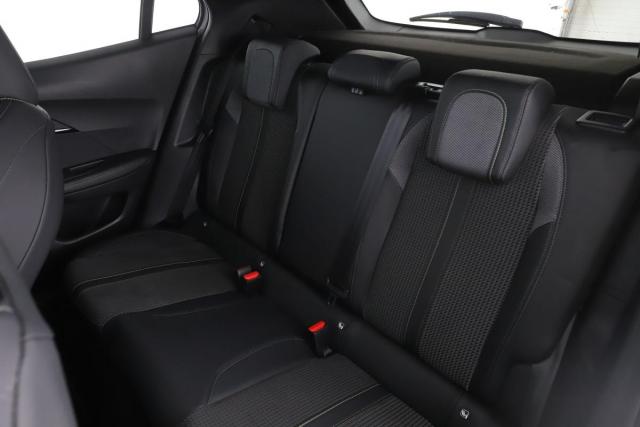 Peugeot 2008 image 6
