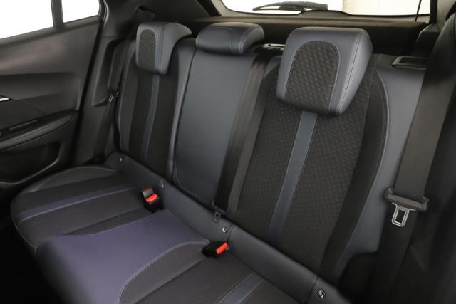 Peugeot 2008 image 7
