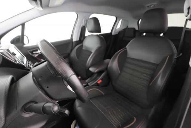 Peugeot 2008 image 1