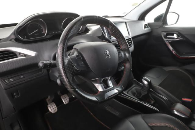 Peugeot 2008 image 7