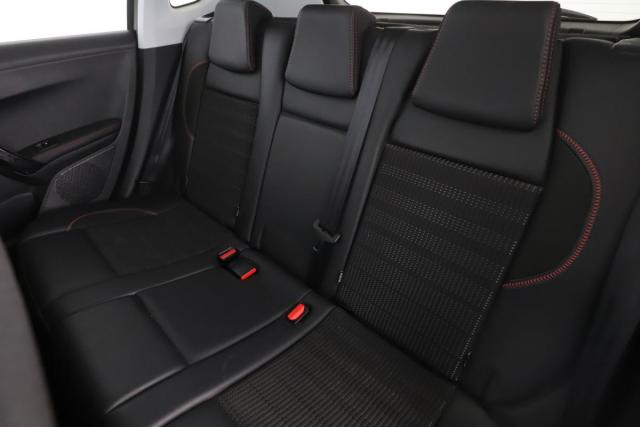 Peugeot 2008 image 2