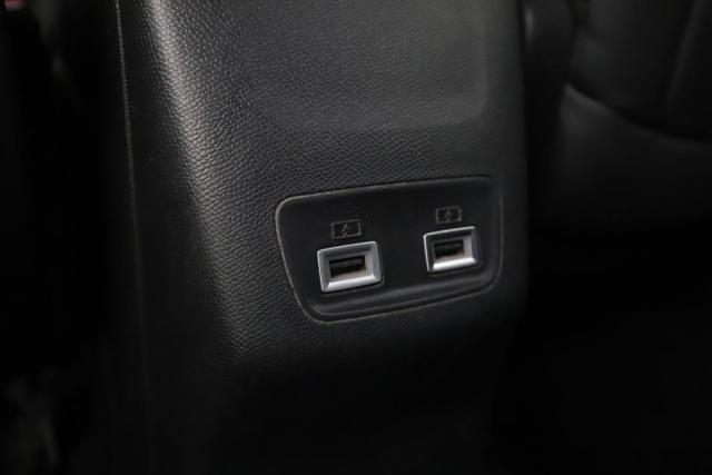 Peugeot 2008 image 1