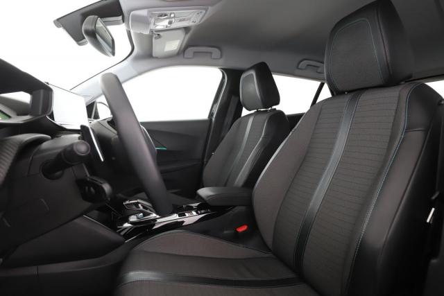 Peugeot 2008 image 6