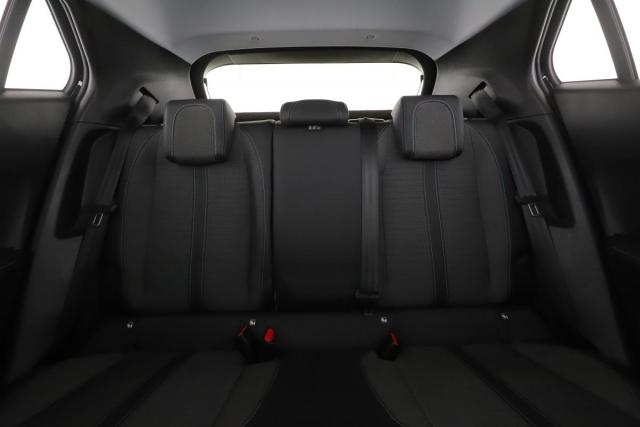 Peugeot 2008 image 8