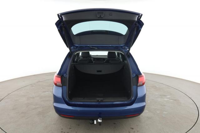 Opel Astra Sports Tourer image 8