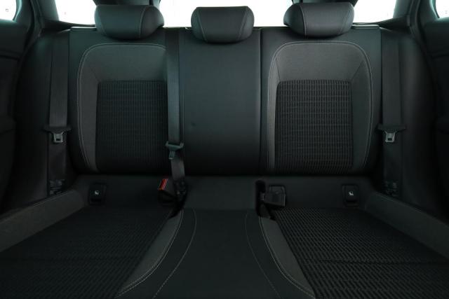 Opel Astra Sports Tourer image 6