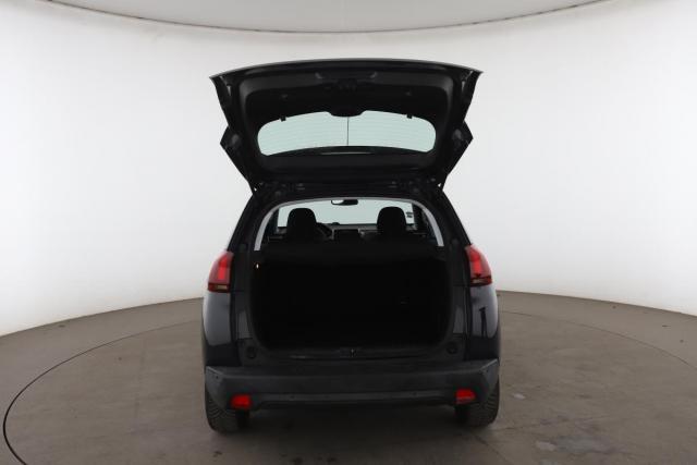 Peugeot 2008 image 8