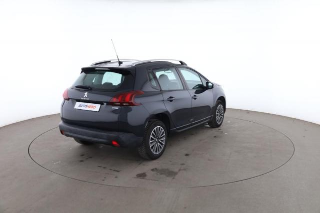 Peugeot 2008 image 1