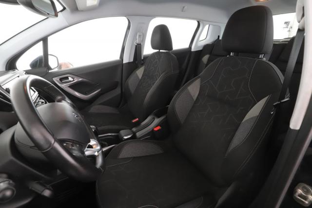 Peugeot 2008 image 3