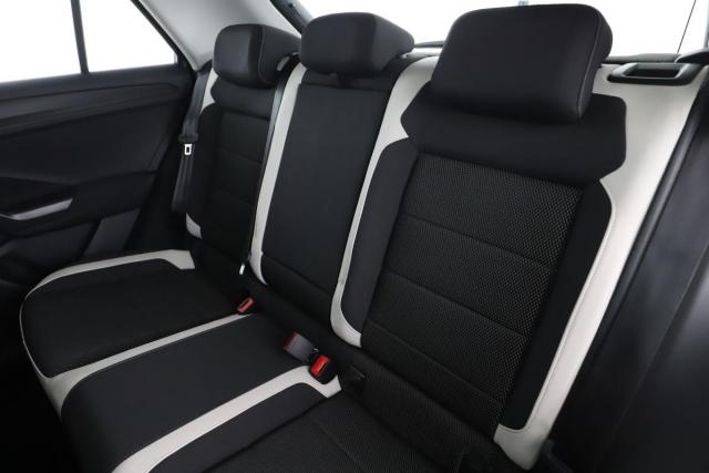 Volkswagen T-Roc image 9