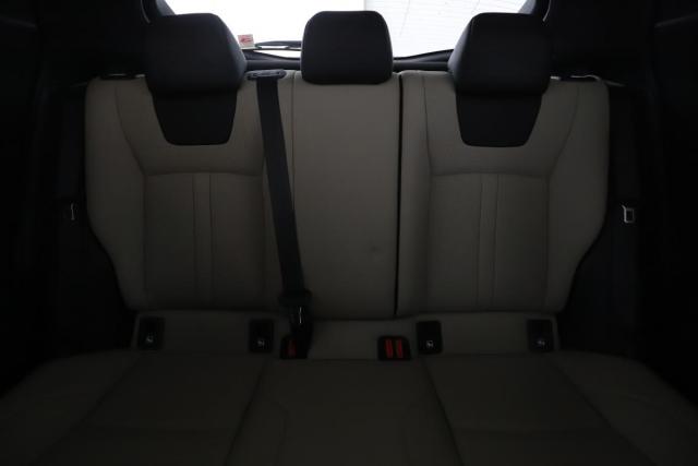 Toyota C-Hr image 6