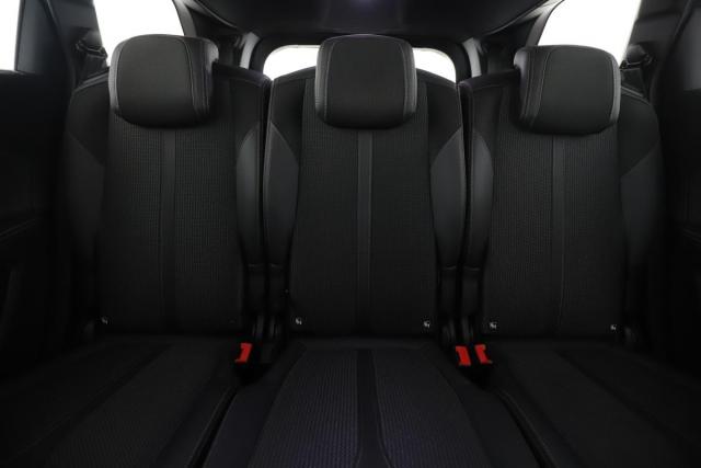 Peugeot 5008 image 1