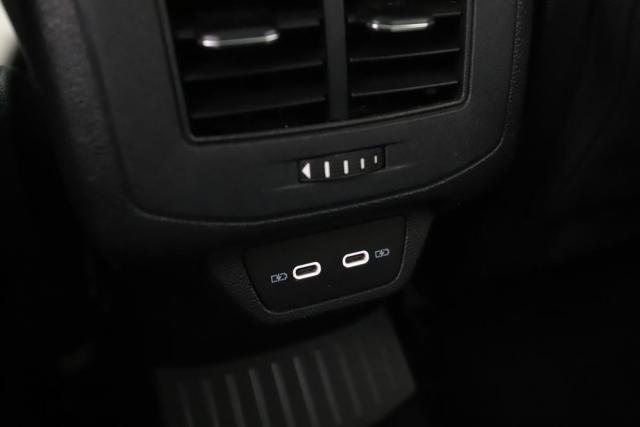 Volkswagen T-Roc image 2