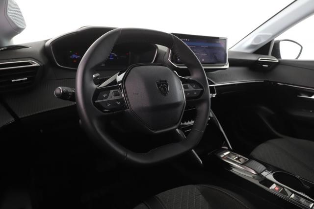 Peugeot 208 image 8