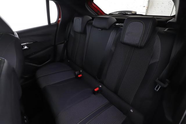 Peugeot 208 image 3