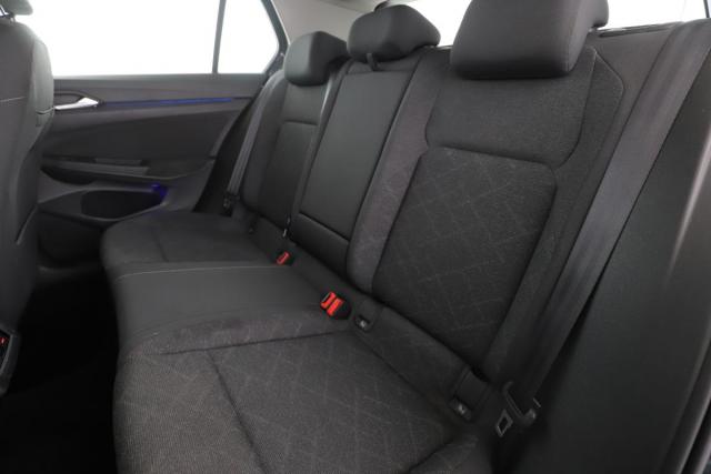 Volkswagen Golf image 9