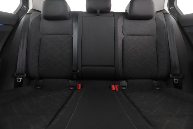 Volkswagen Golf image 4