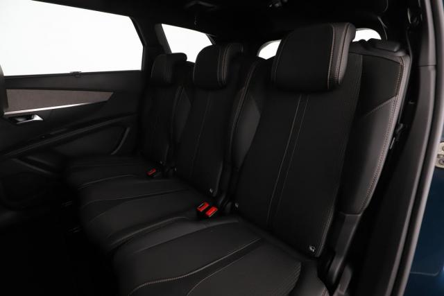 Peugeot 5008 image 9