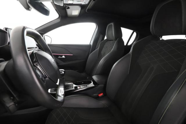 Peugeot 208 image 4