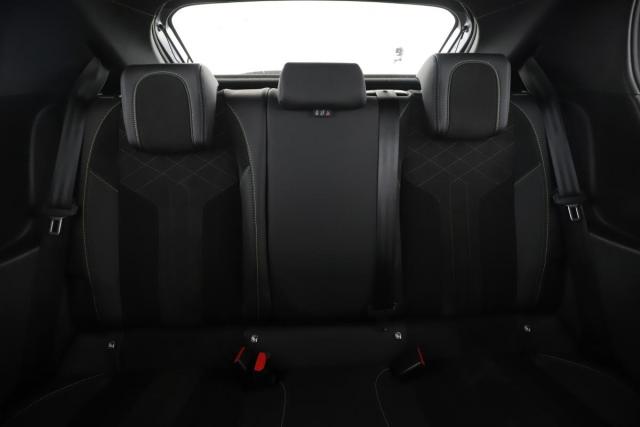 Peugeot 208 image 8