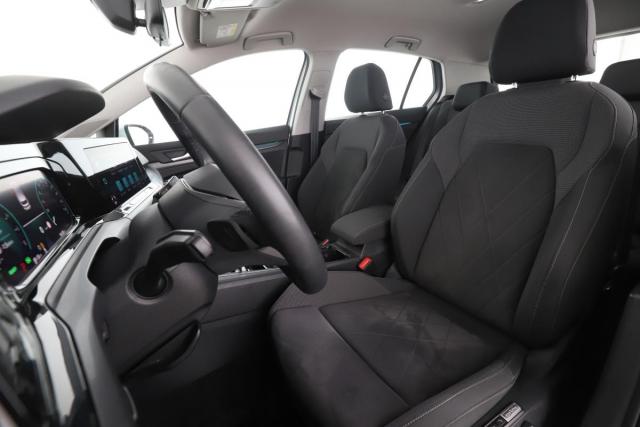 Volkswagen Golf image 9