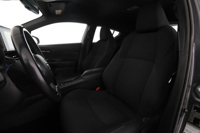 Toyota C-Hr image 5