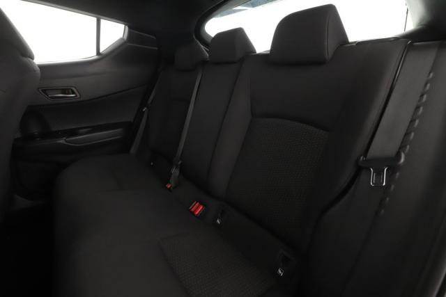 Toyota C-Hr image 2