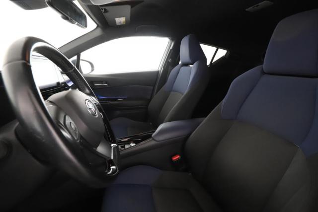 Toyota C-Hr image 8