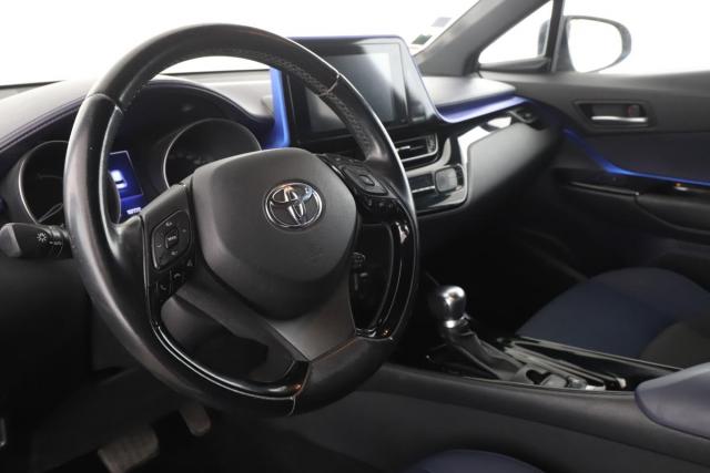Toyota C-Hr image 6