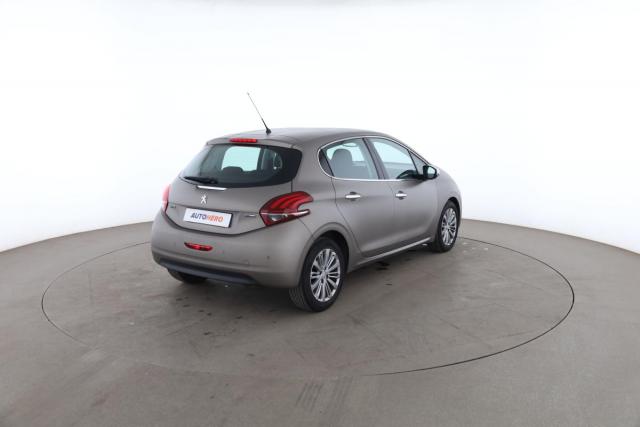 Peugeot 208 image 4