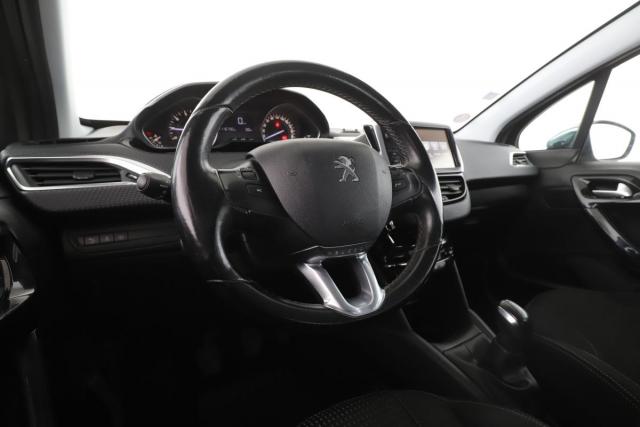 Peugeot 208 image 1
