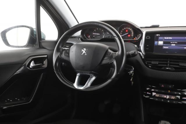 Peugeot 208 image 8