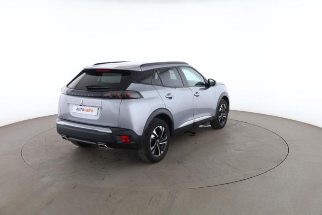 Peugeot 2008 image 8