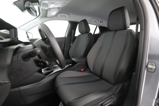 Peugeot 2008 image 6