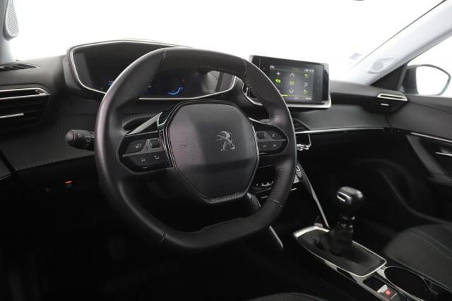 Peugeot 2008 image 3