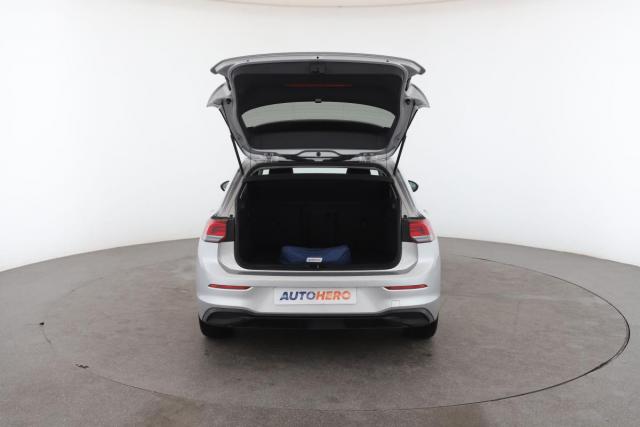 Volkswagen Golf image 6