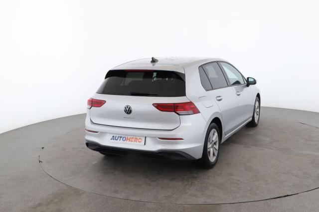 Volkswagen Golf image 8