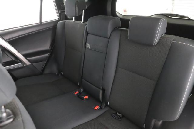 Toyota Rav4 image 9