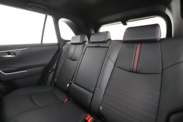 Toyota Rav4 image 8