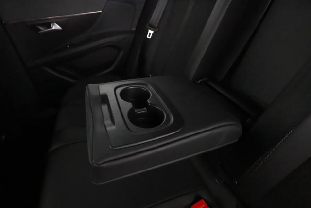 Peugeot 3008 image 8