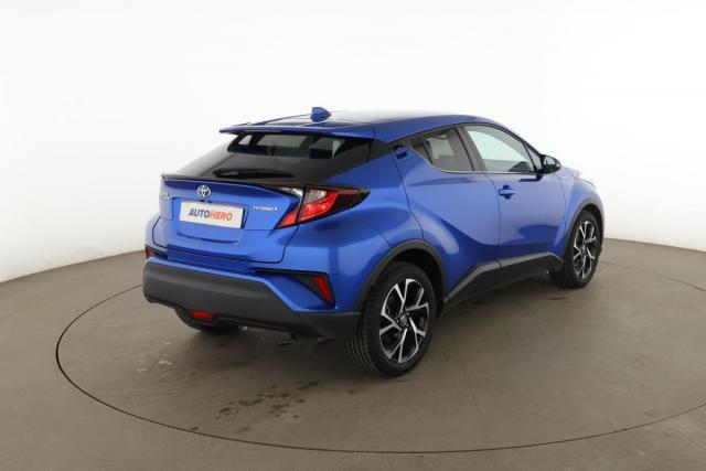 Toyota C-Hr image 8