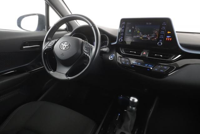 Toyota C-Hr image 1