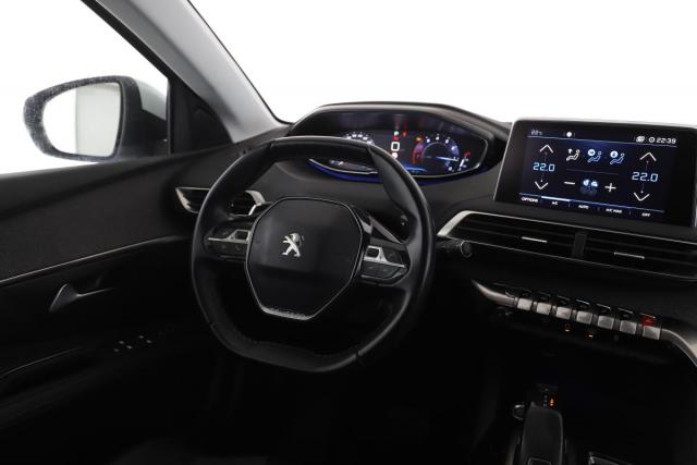 Peugeot 3008 image 2