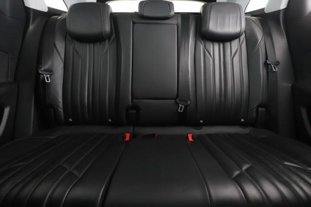 Peugeot 3008 image 2